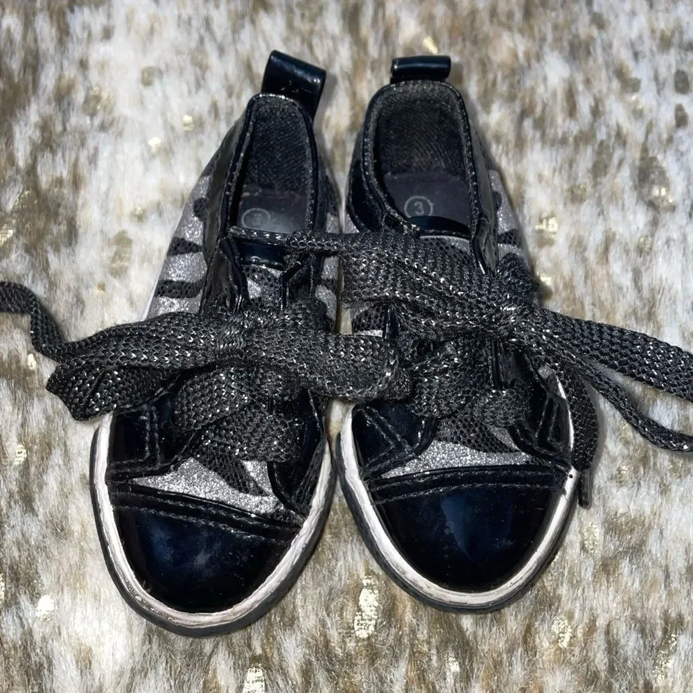 5 for $25🔥Koala Kids Silver Zebra Striped Sneakers Girls‎ Size 3